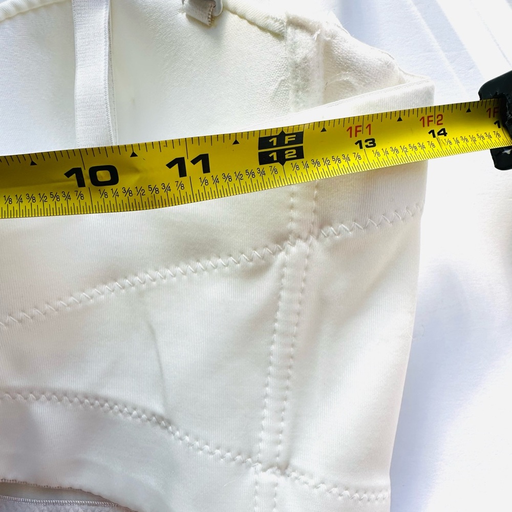 Floral 3D‎ Embellished Pearls White Corset Bustier  Sz Small 36B Crop Top - Picture 7 of 8